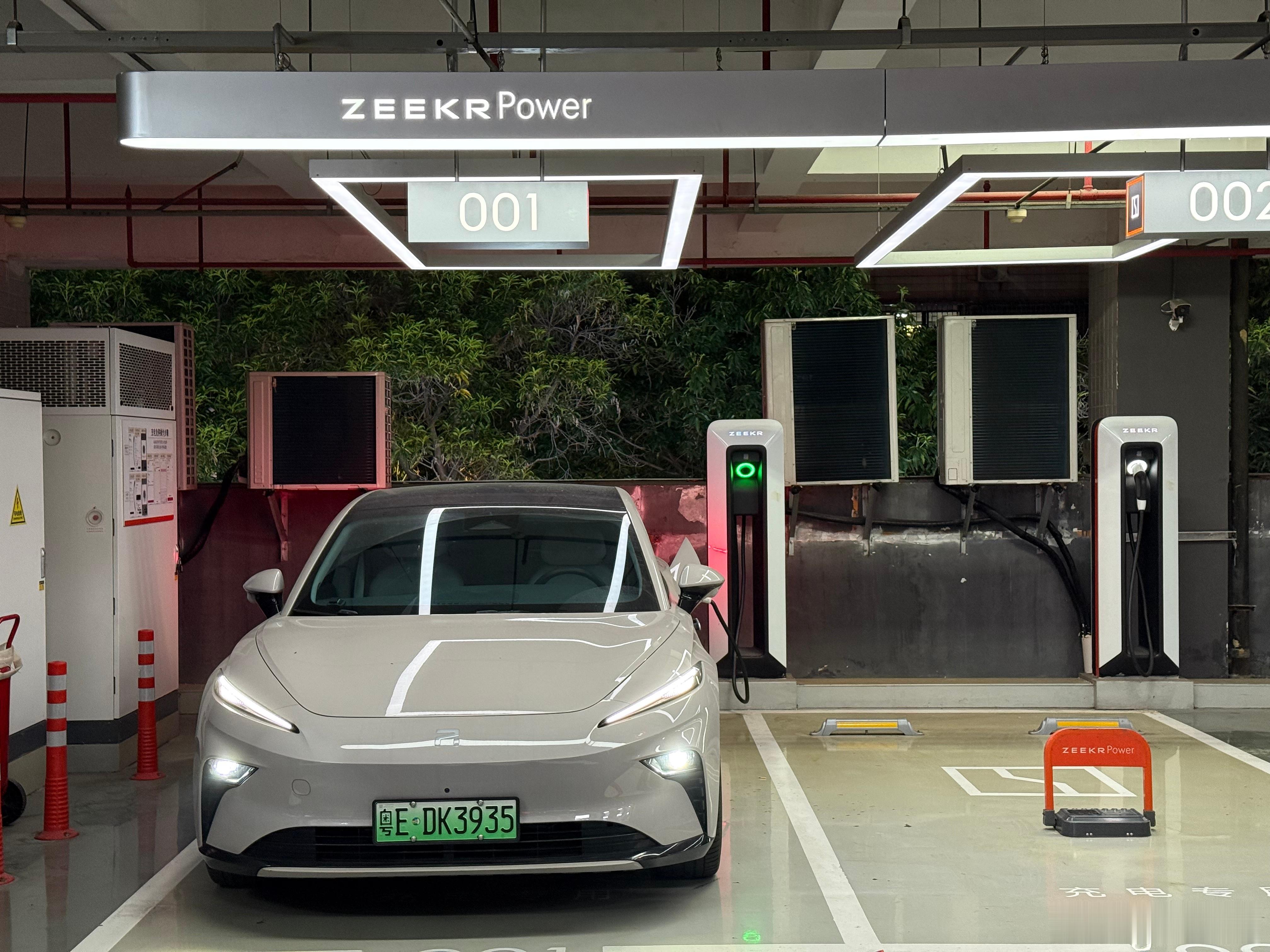 为什么我飞凡F7不卖，很大原因也是躺式电芯啊。之前说会有电极腐蚀的问题，给我发了