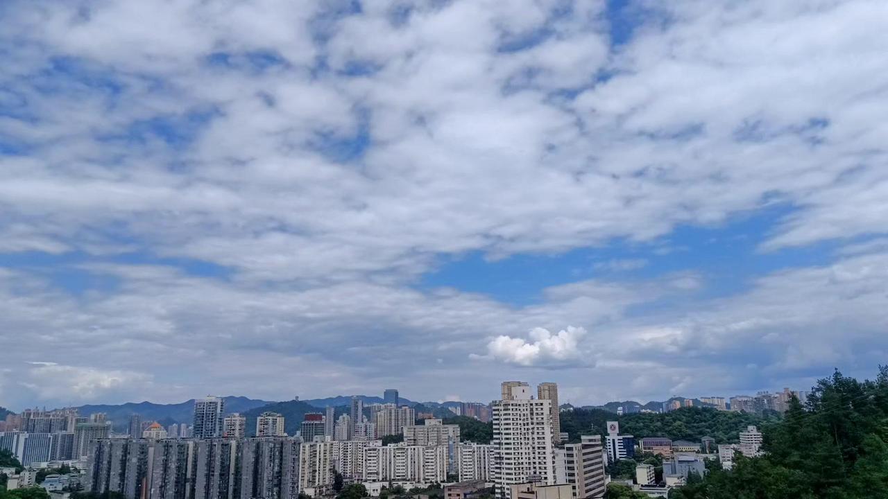 🌤️端午云景，风轻云淡，自在安康！嘿，这岁月一壶酒正浓，沉淀了春夏与秋冬。风霜