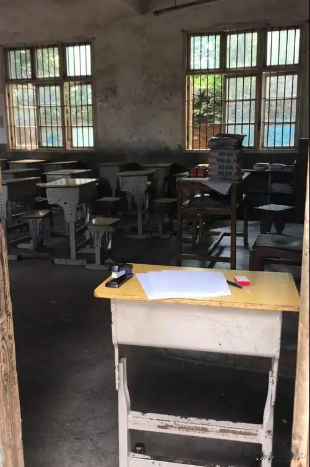 农村小学校的关停，思考未来东北三省的状态

镇上的中心小学彻底关停了，随着最后2