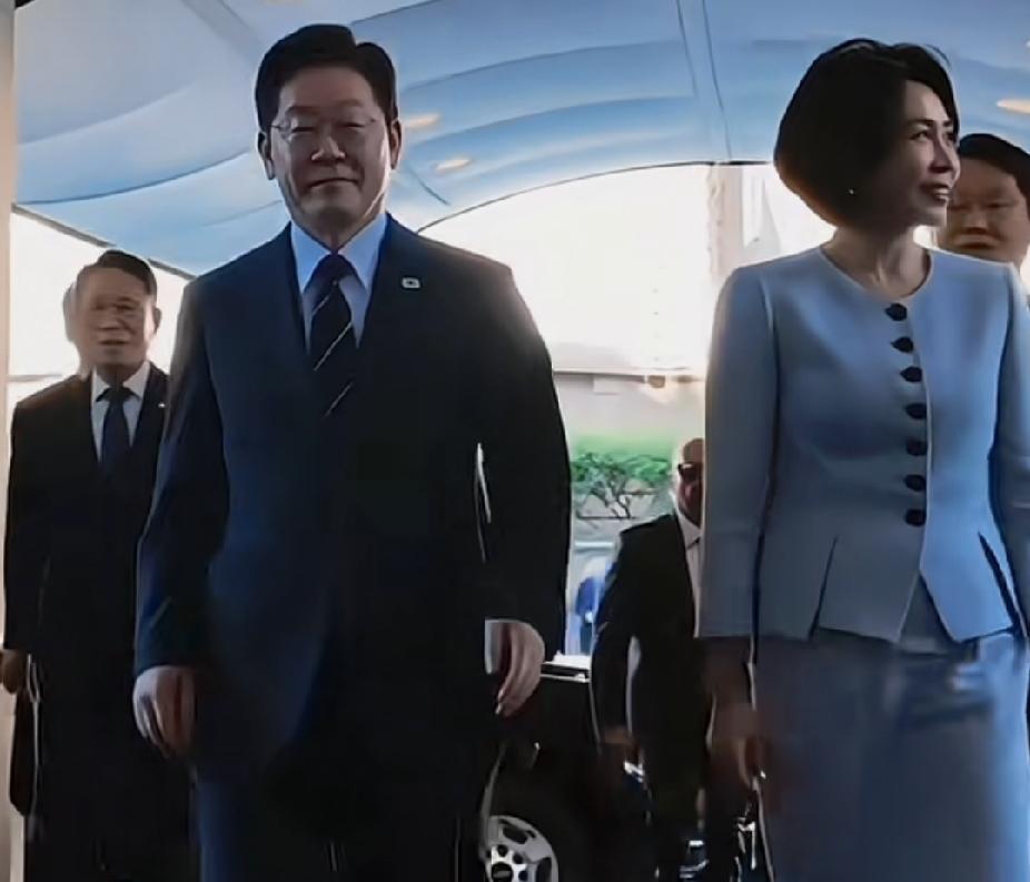 韩国总统李在明再一次提到作战指挥权，他充分认识到只有收回指挥权，才能实现真正的主