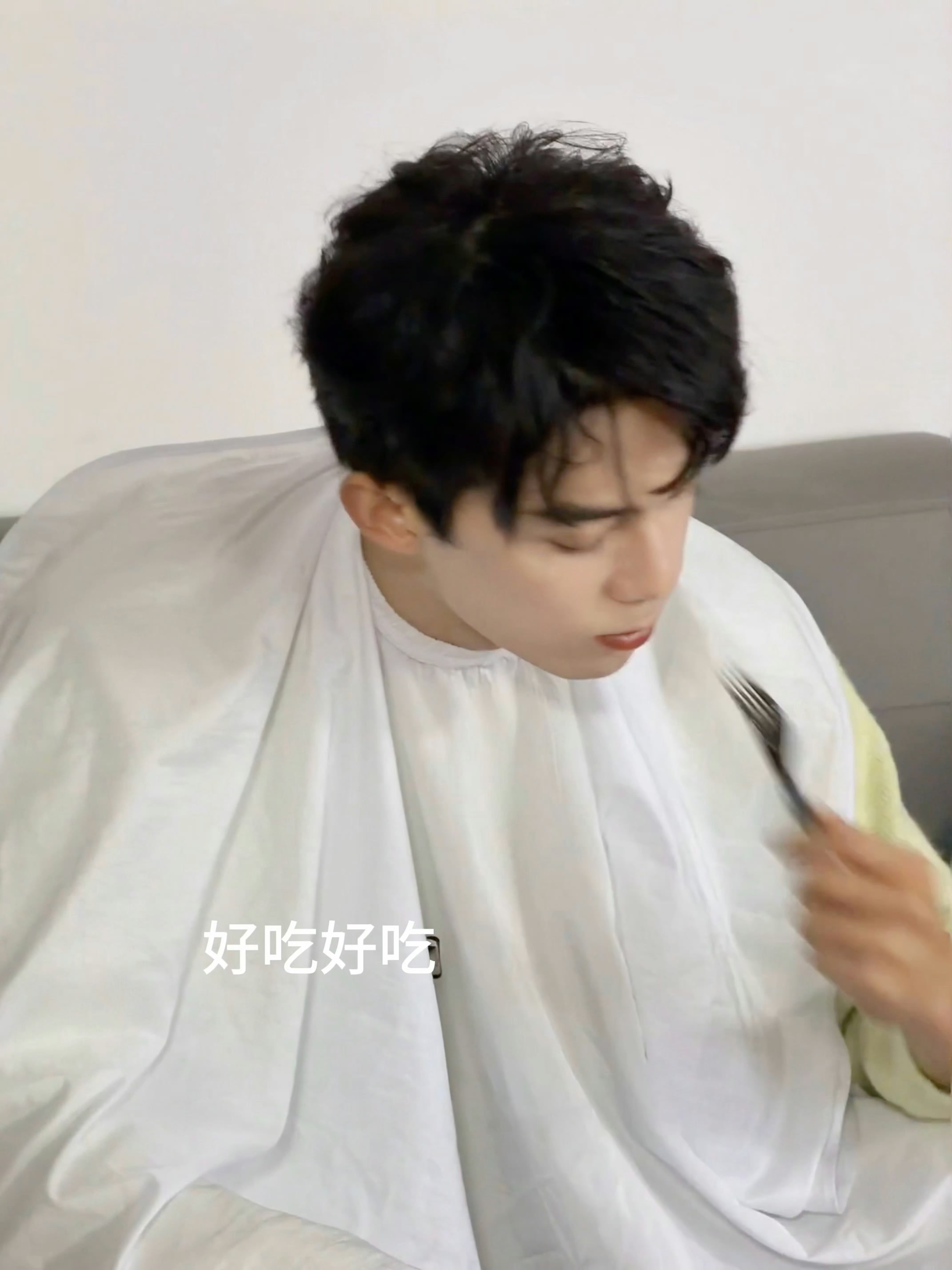 吴磊今日份吃播～状态啊～状态～真的非常好 