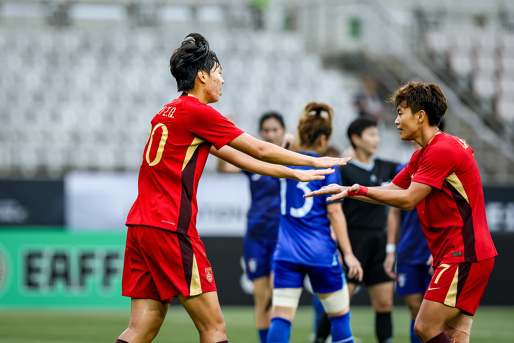 中国台北女足2比4中国女足 女足东亚杯小组赛第2轮，中国女足4-2中国台北女足。