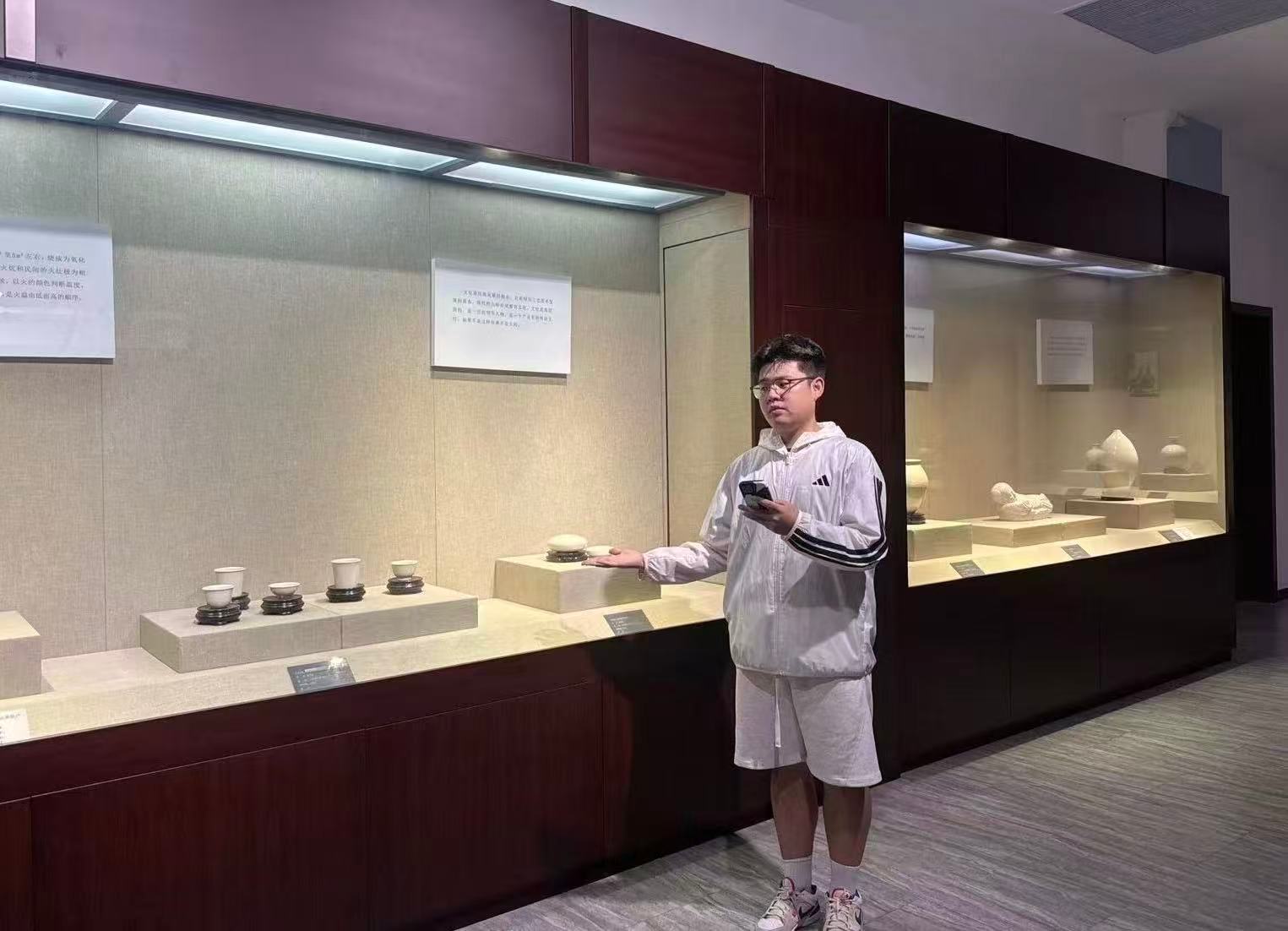 秦岭笑谈 曲园学子暑期社会实践--定瓷非遗专项调研服务为深挖燕赵非遗文脉，溯源传