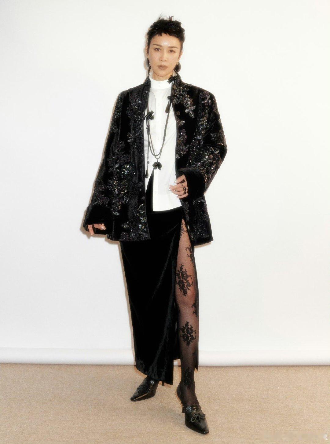 那英那英在cos王菲还是窦靖童呀声鸣远扬 那英每次造型都惊艳！这次直接carry