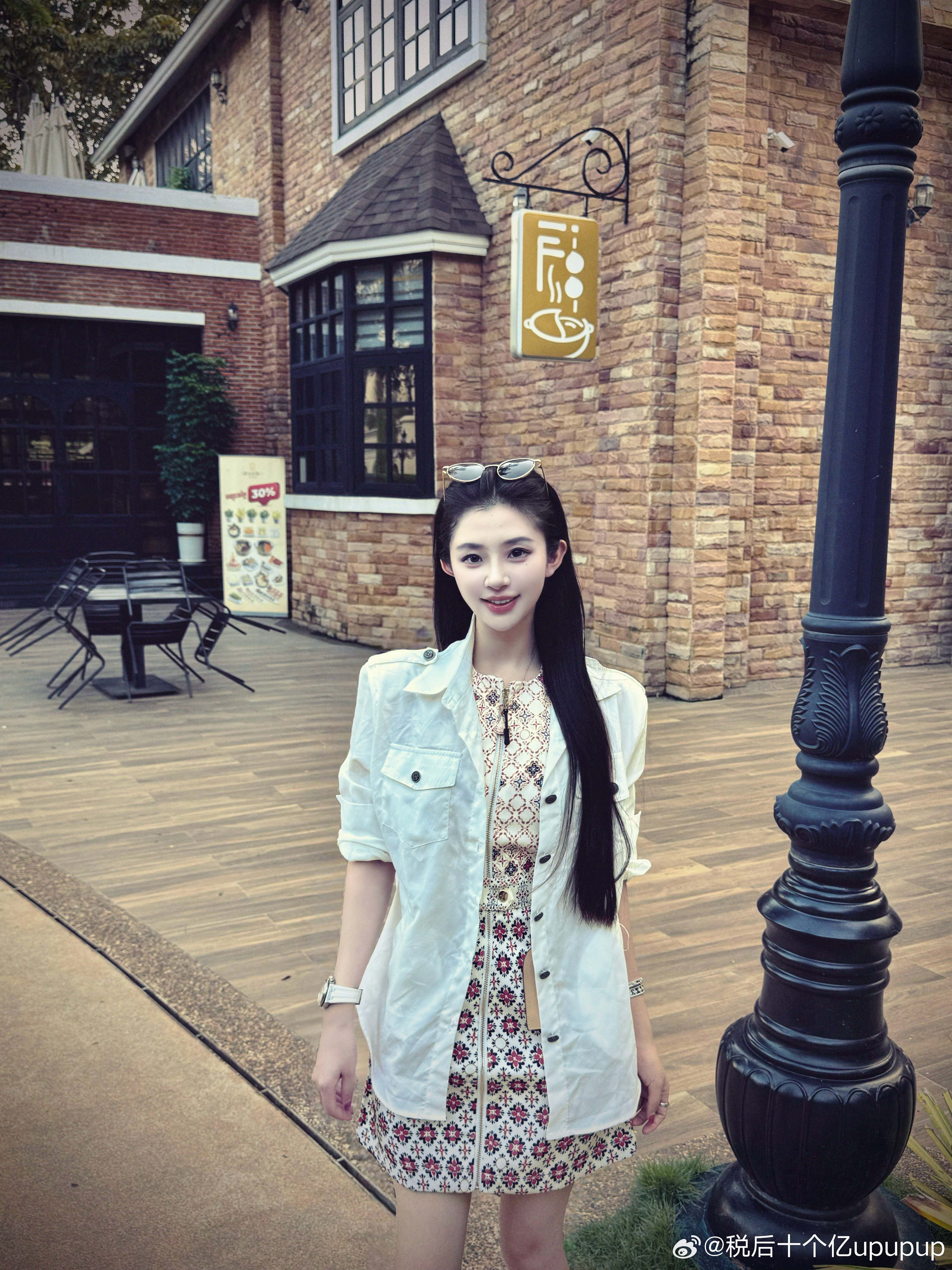 若是用力过猛竭尽全力，你终究会发现，所有的打扮与讲究之尽头是一个自带贵气的好八字