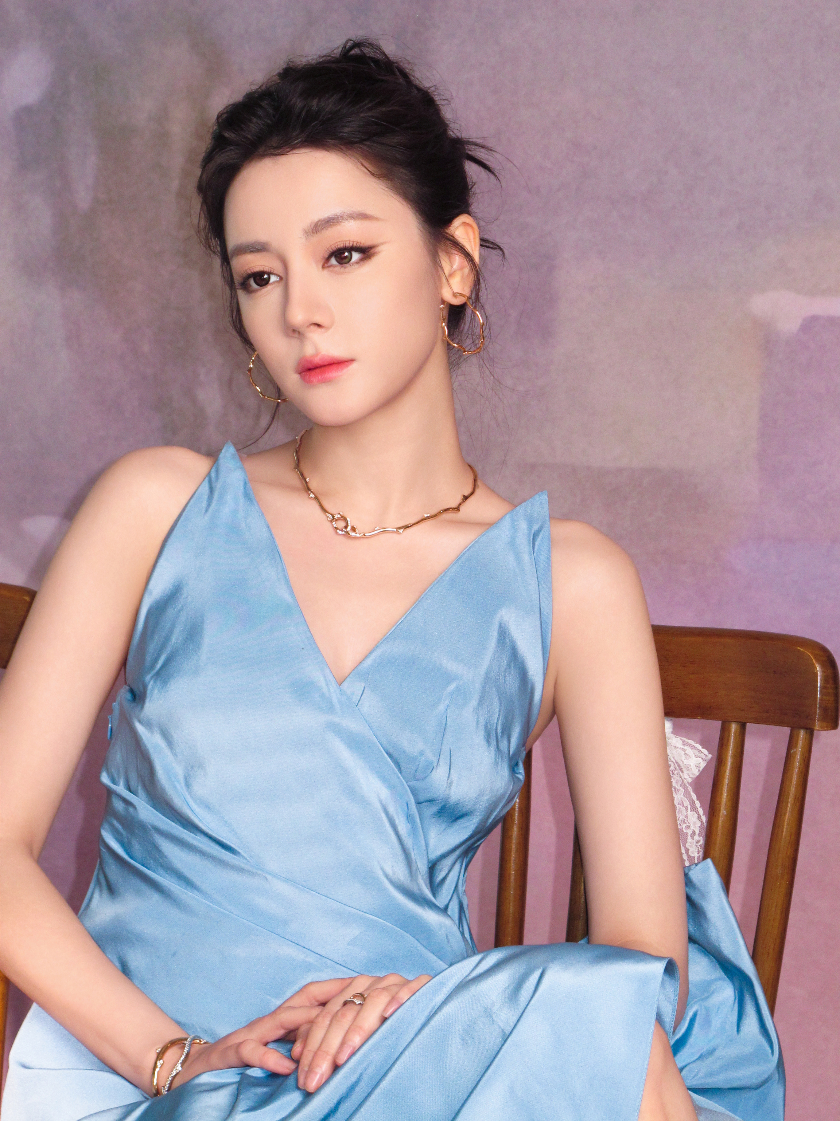 迪丽热巴 你的蓝调浪漫投递已签收📩姐姐每一面都美得好有生命力～嘻嘻迪