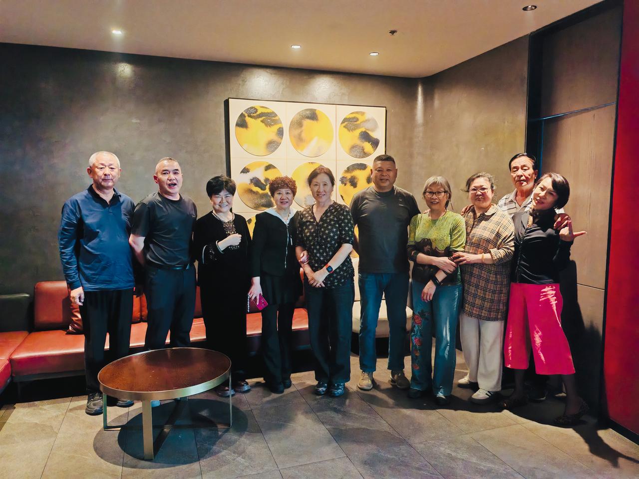 63后的同窗之约
63年
我们像种子
被命运撒到人间
70年代
校园是一方小天地