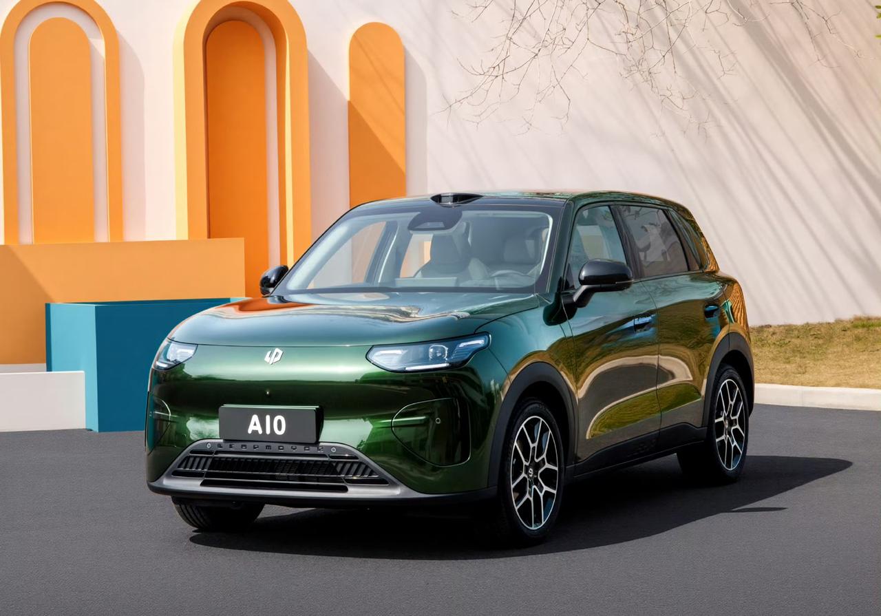 零跑A10正式上市，505km续航+激光雷达
售价：6.58万-8.68万元
纯