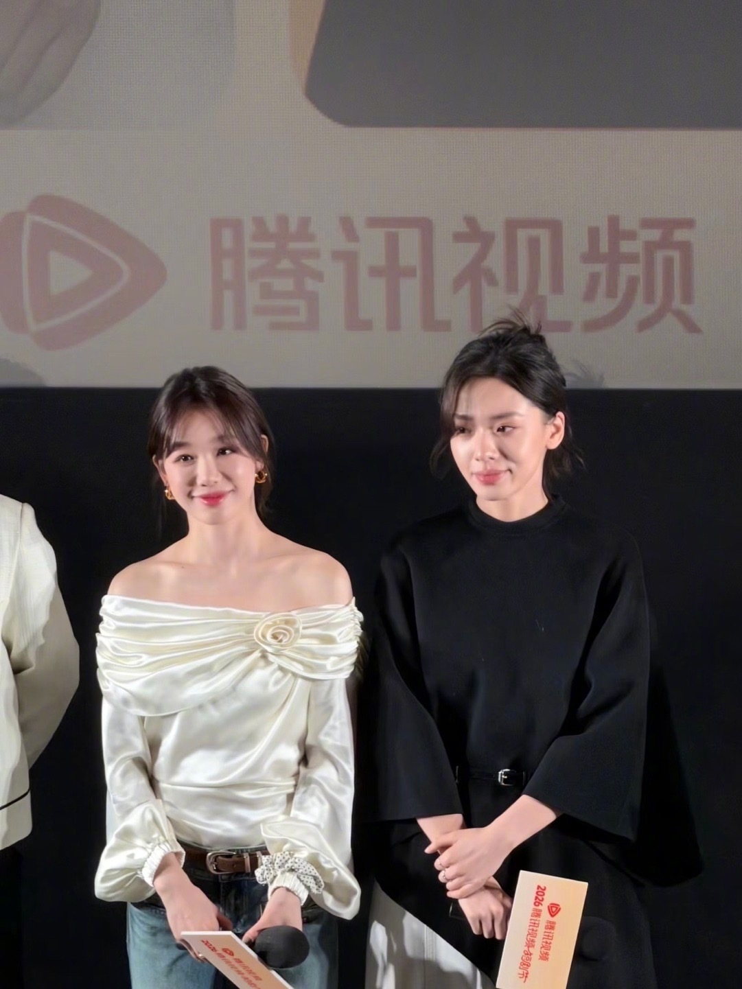 论整活我只服鹅厂短剧鹅厂短剧节是真懂整活又宠粉！王格格等六大演员双场营业，线下看