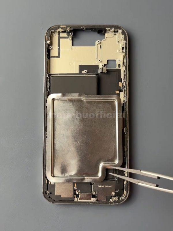 iPhone 17 Pro 电池首曝：钢壳封装＋区域差异，低温快充有望

知名爆