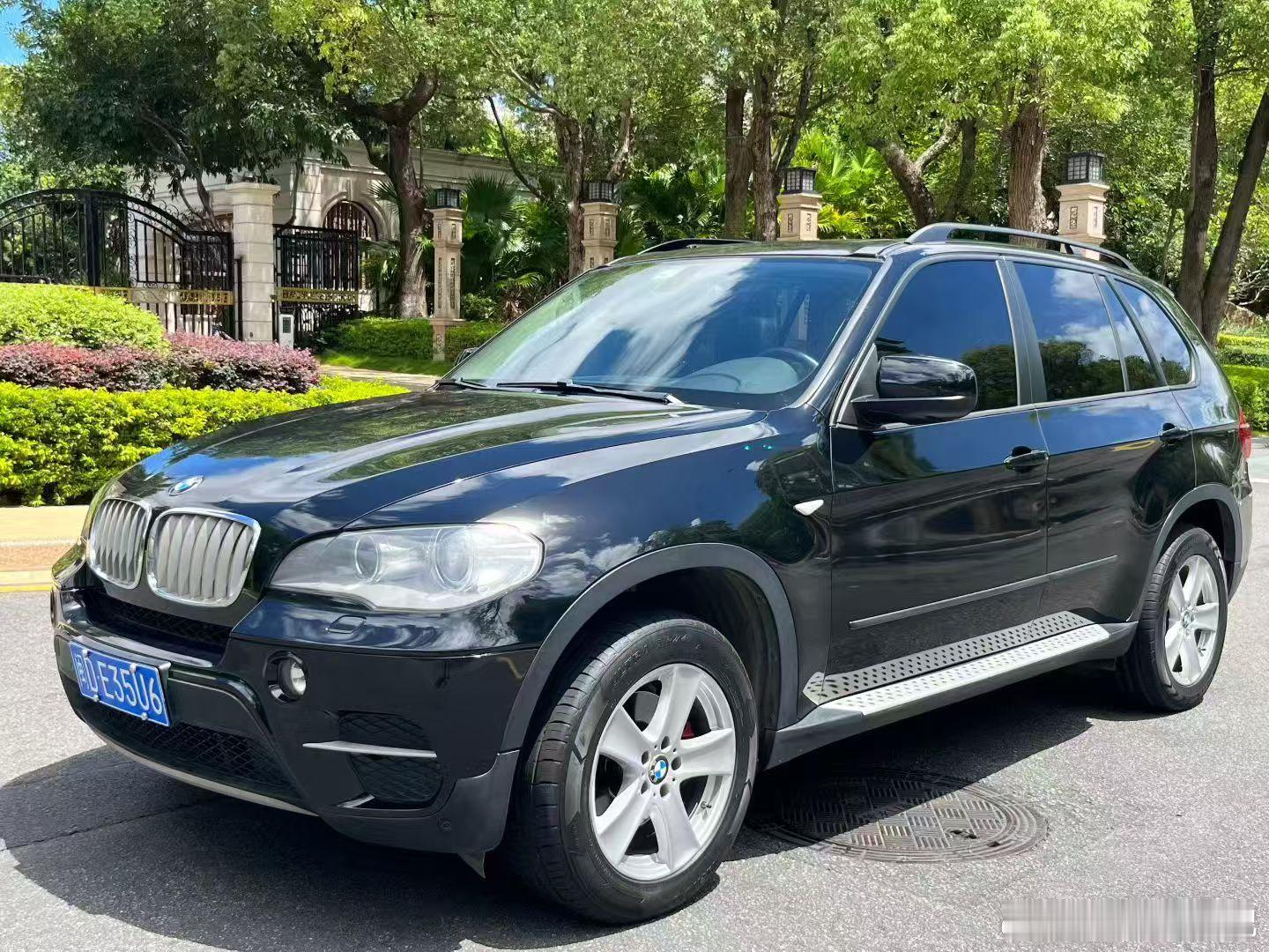 13年的宝马X5已经来到5万多的价位现在这些豪车真的是白菜价了买不买得起不重要，