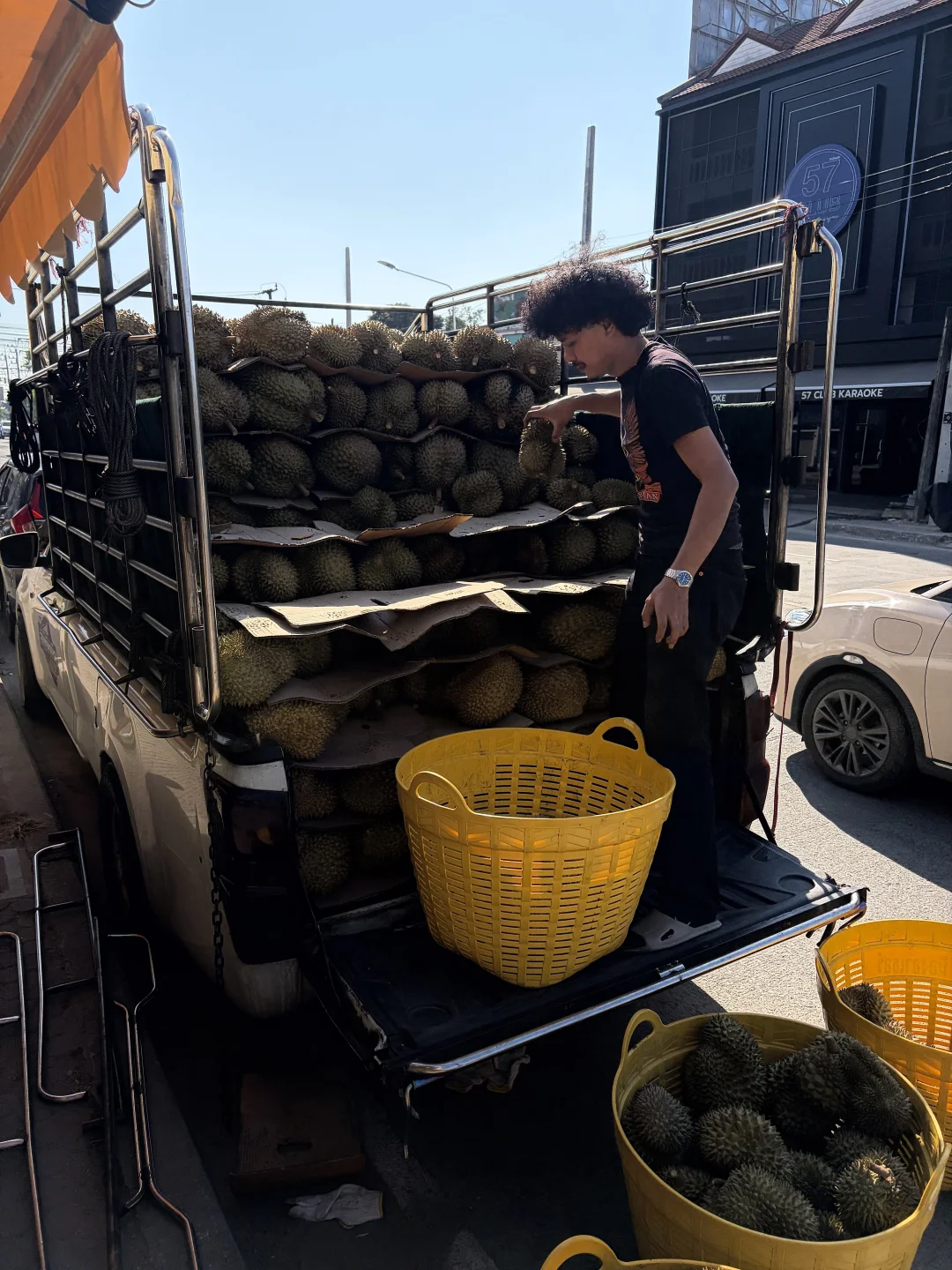 来清迈，记住这个爆炸头小哥！