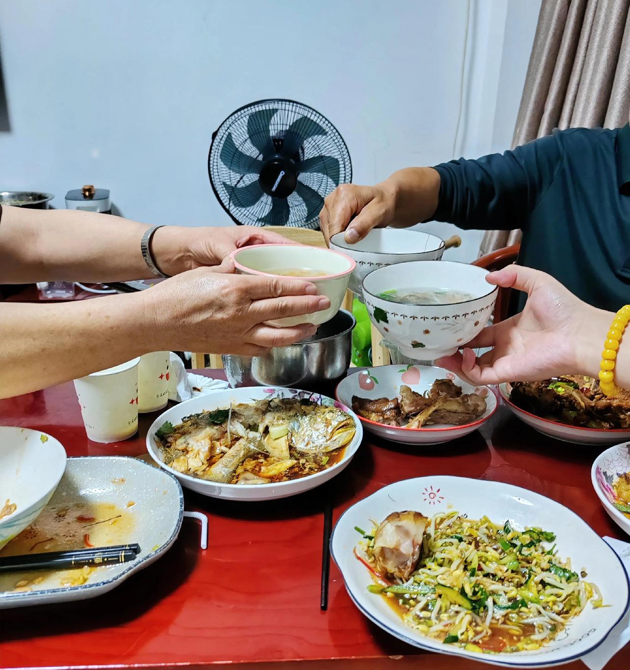 性格真的能定人生！我这直来直去的性子，虽然偶尔吃点小亏，但胜在真诚不绕弯，朋友多