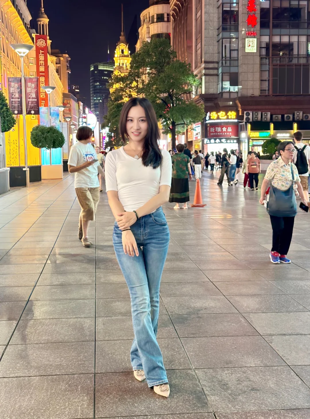 人来人往的街头