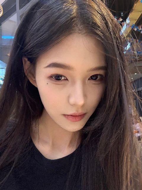 如果全世界都指责你 那姐姐蹲下来抱抱你