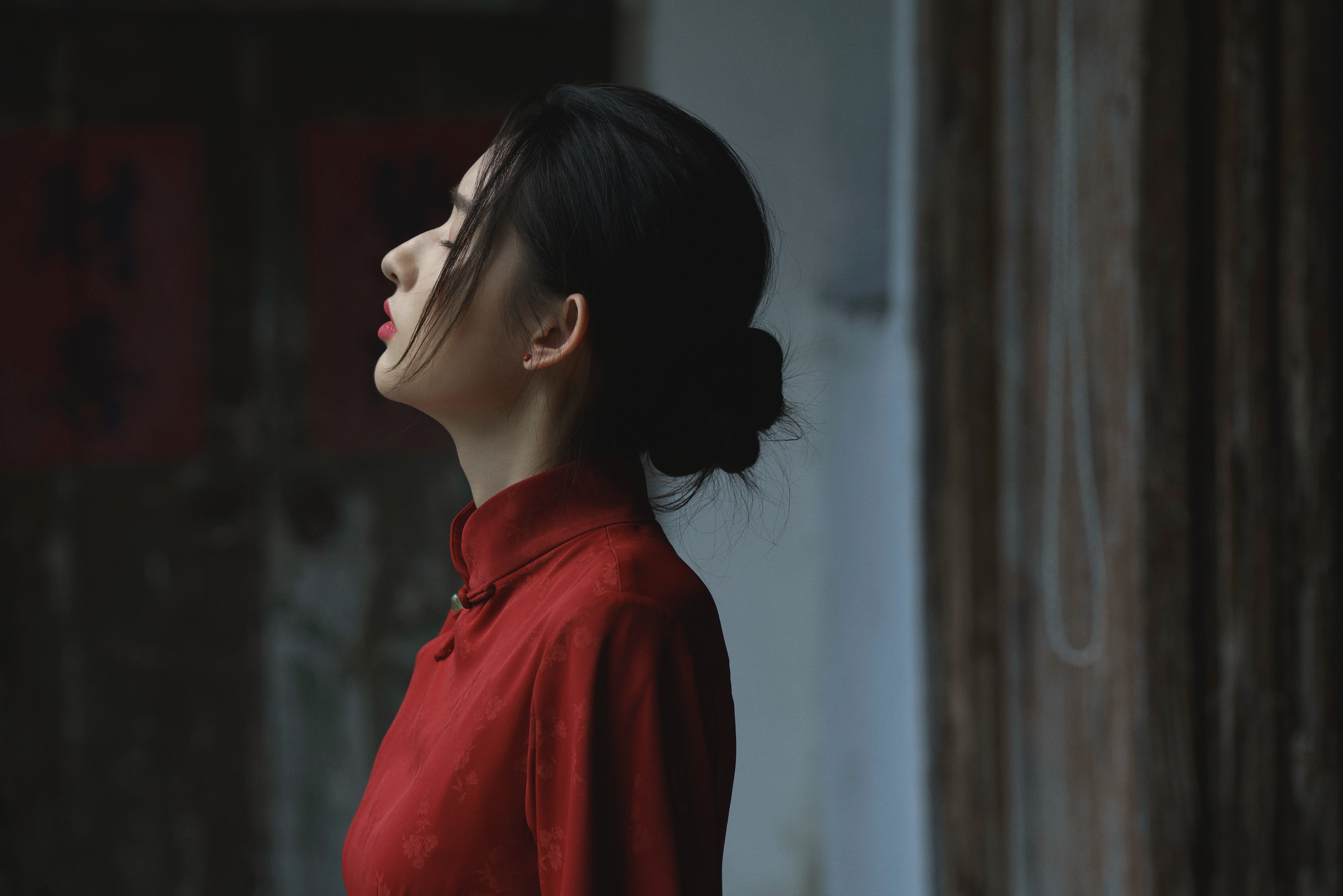 王玉雯无声反抗太带感了 王玉雯演的陈菜菜绝绝子！被逼迫订亲切西瓜，把满腔愤怒都藏