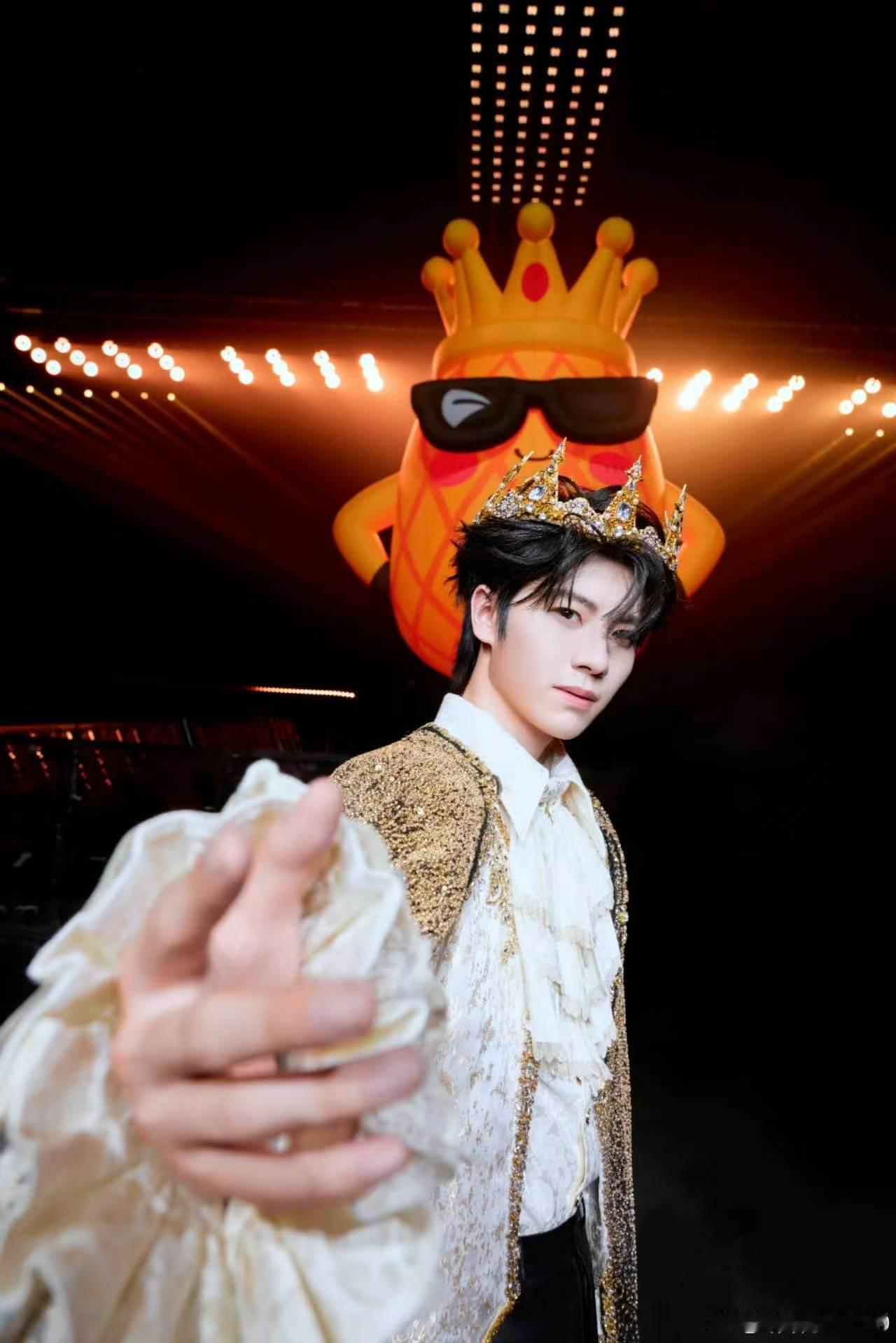 黄子韬怕鸡黄誉博怕蚯蚓 这段师徒互动真的太有意思了！一个对鸡恐惧，一个对蚯蚓战战