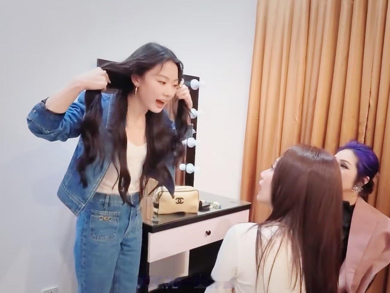 每次看到这个开屏小蛋我就一直傻笑🤣她的恋姐瘾一定在我之上 