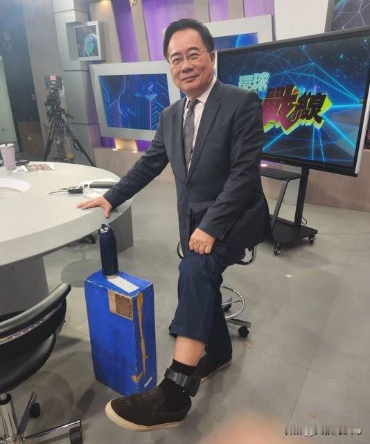 72岁蔡正元戴电子脚镣，台湾司法争议背后的政治风云
 
2026年1月10日，台