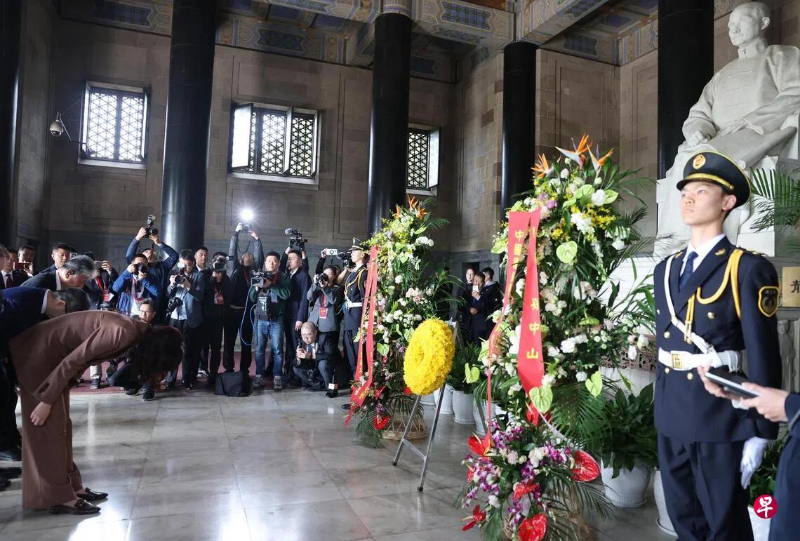 赖清德“不点名”回应。
新加坡联合早报今天（4月8日）报道：“国民党主席郑丽文星