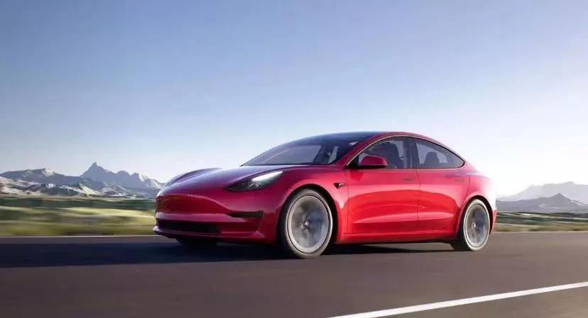 第一次买特斯拉总结没做功课前
1.特斯拉官方dai款太贵3.5%
2.特斯拉官方