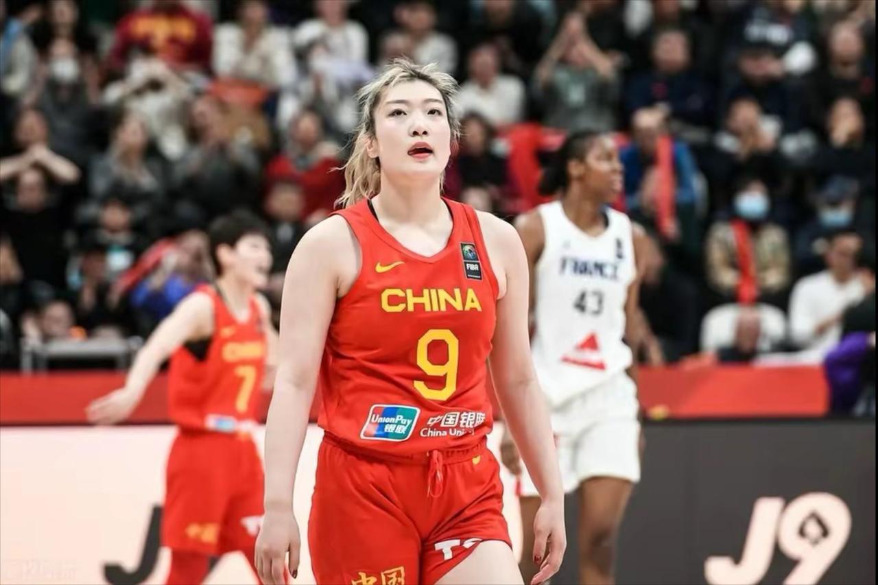 回顾一次女篮韩李王三人的一次精彩配合！

时间回到2023年亚洲杯的决赛之时，比