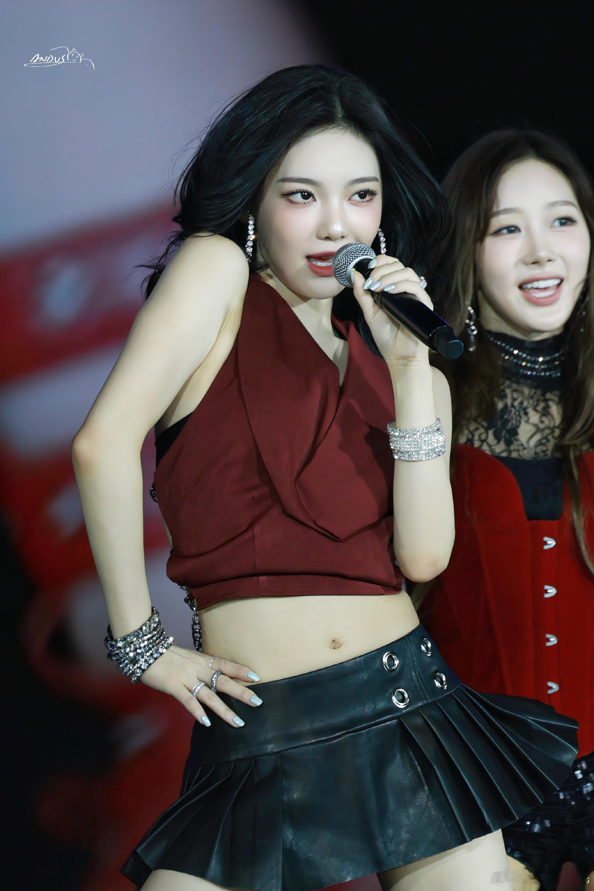 aespa曼谷演唱会大屏 宁艺卓 毋庸置疑的大屏美神 