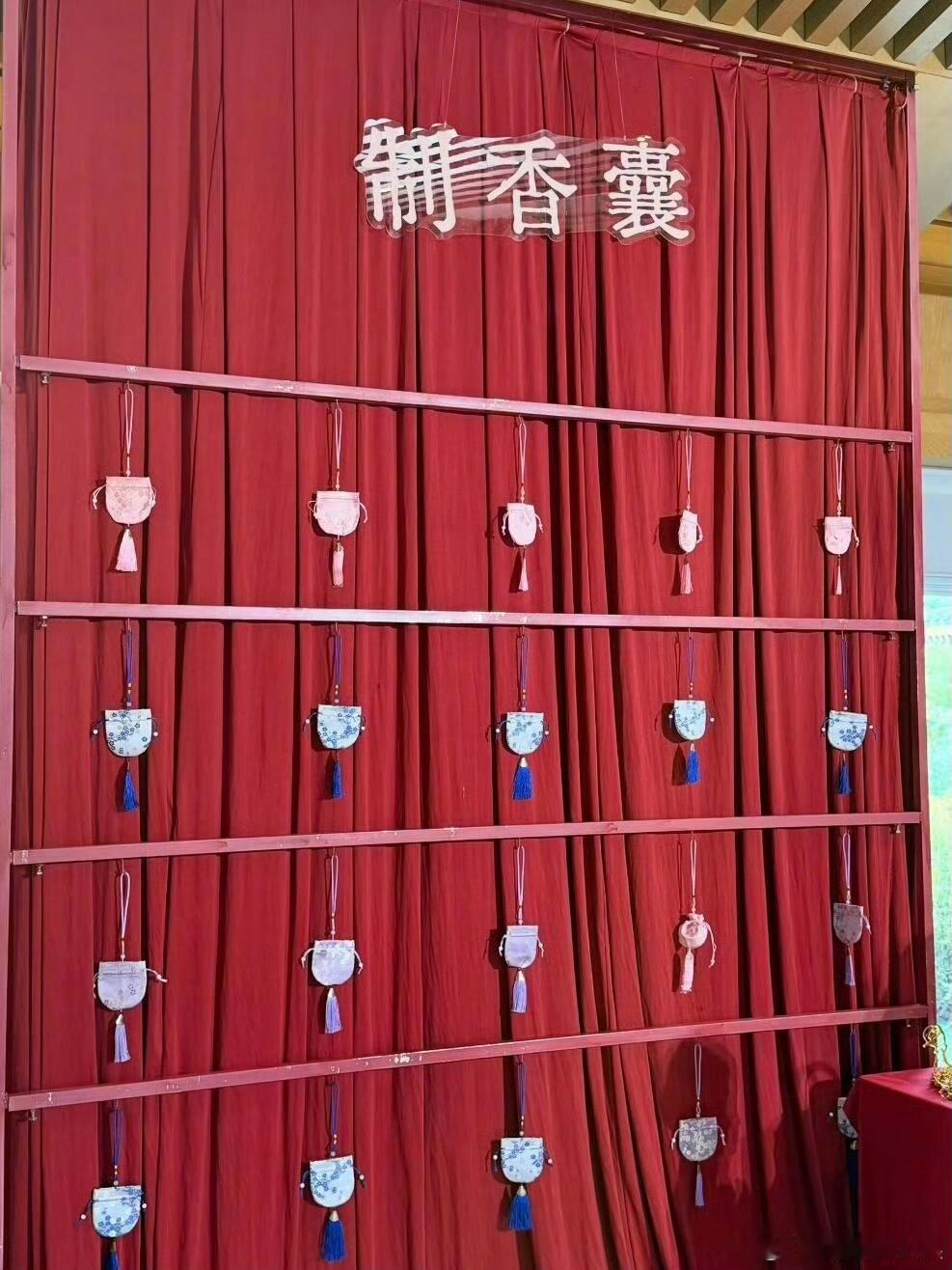 许嵩冯禧深圳海边婚礼现场 许嵩冯禧深圳海边婚礼细节照，挺用心的啊！许嵩冯禧深圳海
