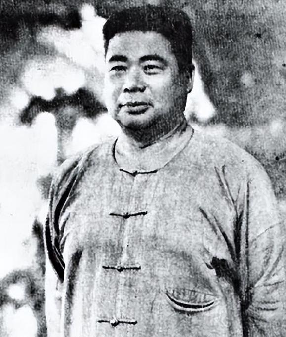 1948年，是冯玉祥最后一次“倒戈”，他坐的船半道起了大火，毫不犹豫丢下老婆孩子