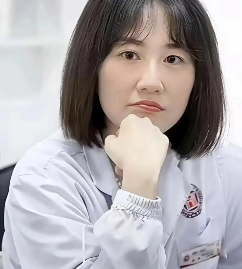 如果曾医生复职。
挂她号的人或许会更多！

不是来看笑话的。
而是真心来看病的。