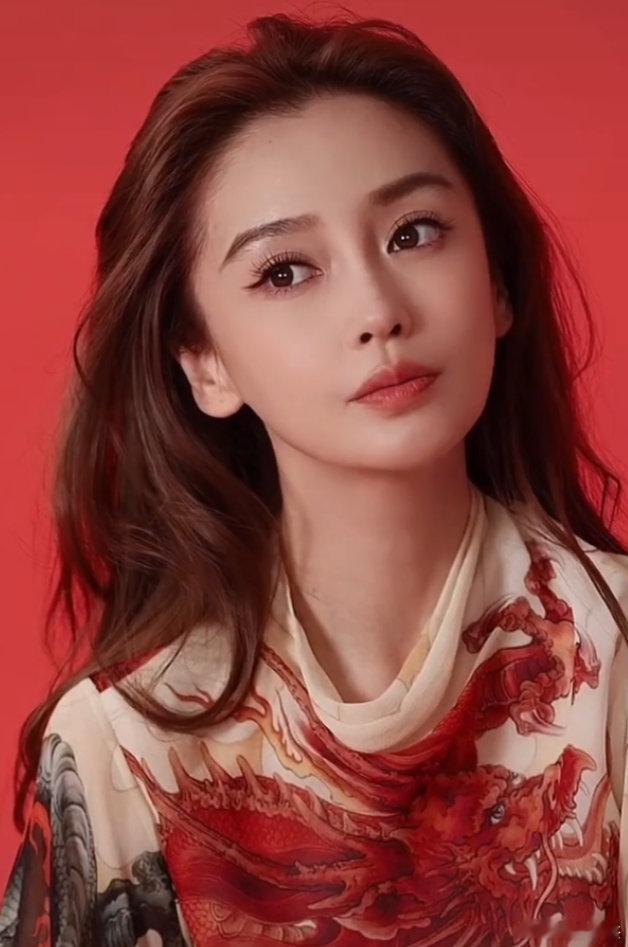 angelababy  ｜ 杨颖  Angelababy新年营业怼脸“甜妹” 