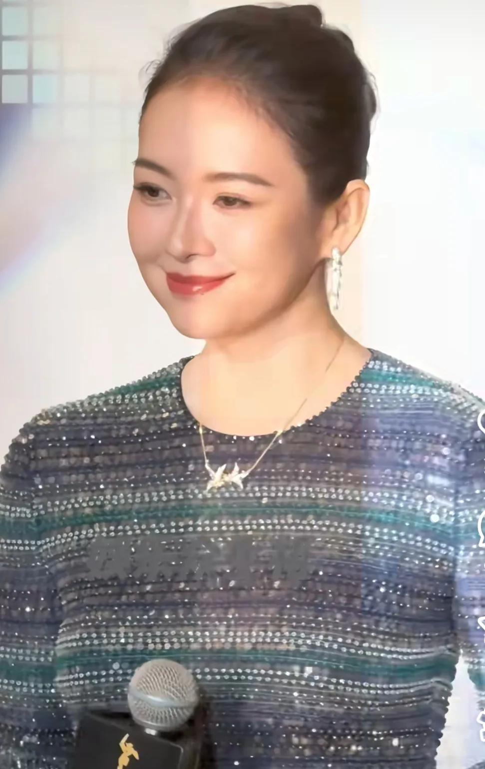 章子怡是胖了 珠圆玉润 很好看[赞]