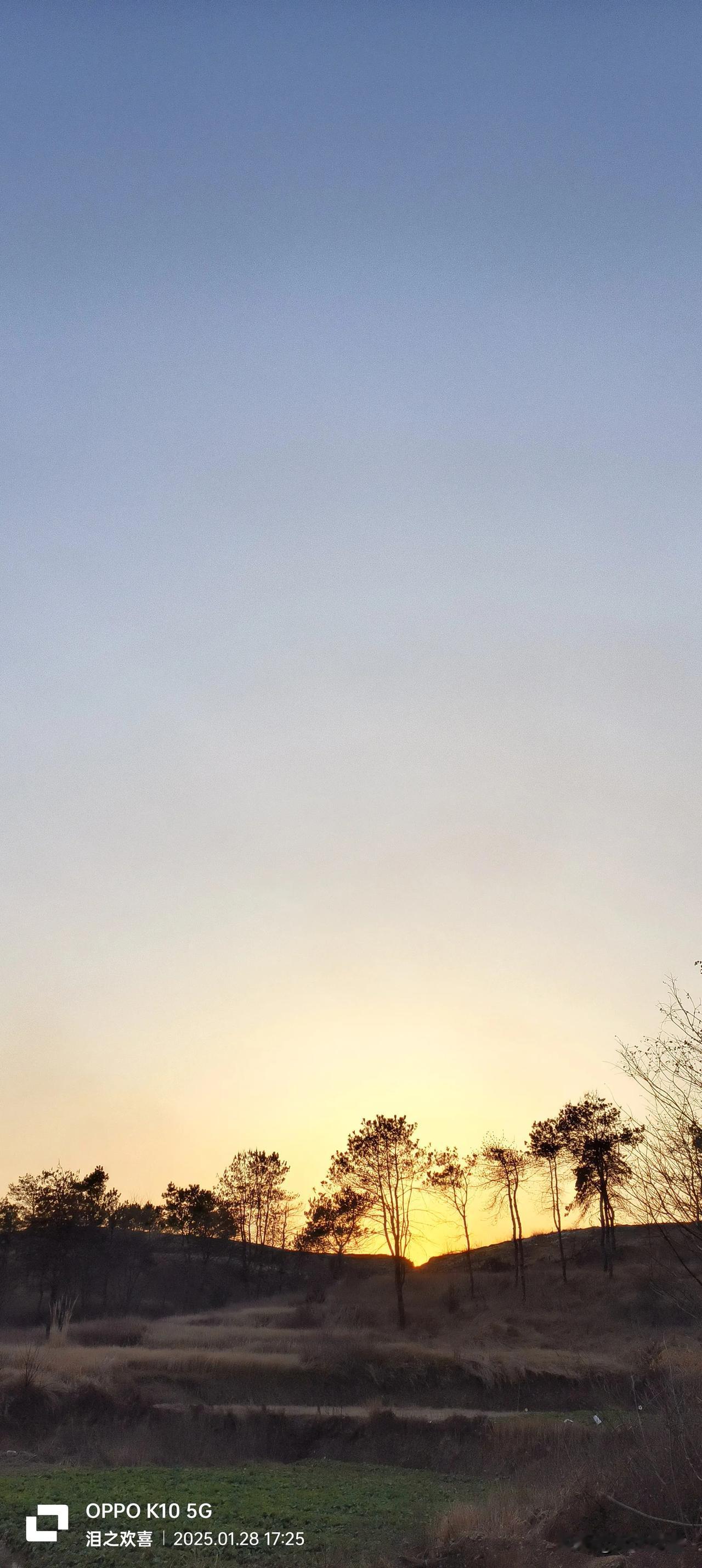 农村的夕阳真的很漂亮，很治愈。农村风景治愈 农村风景日落 夕阳下的乡村， 夕照乡