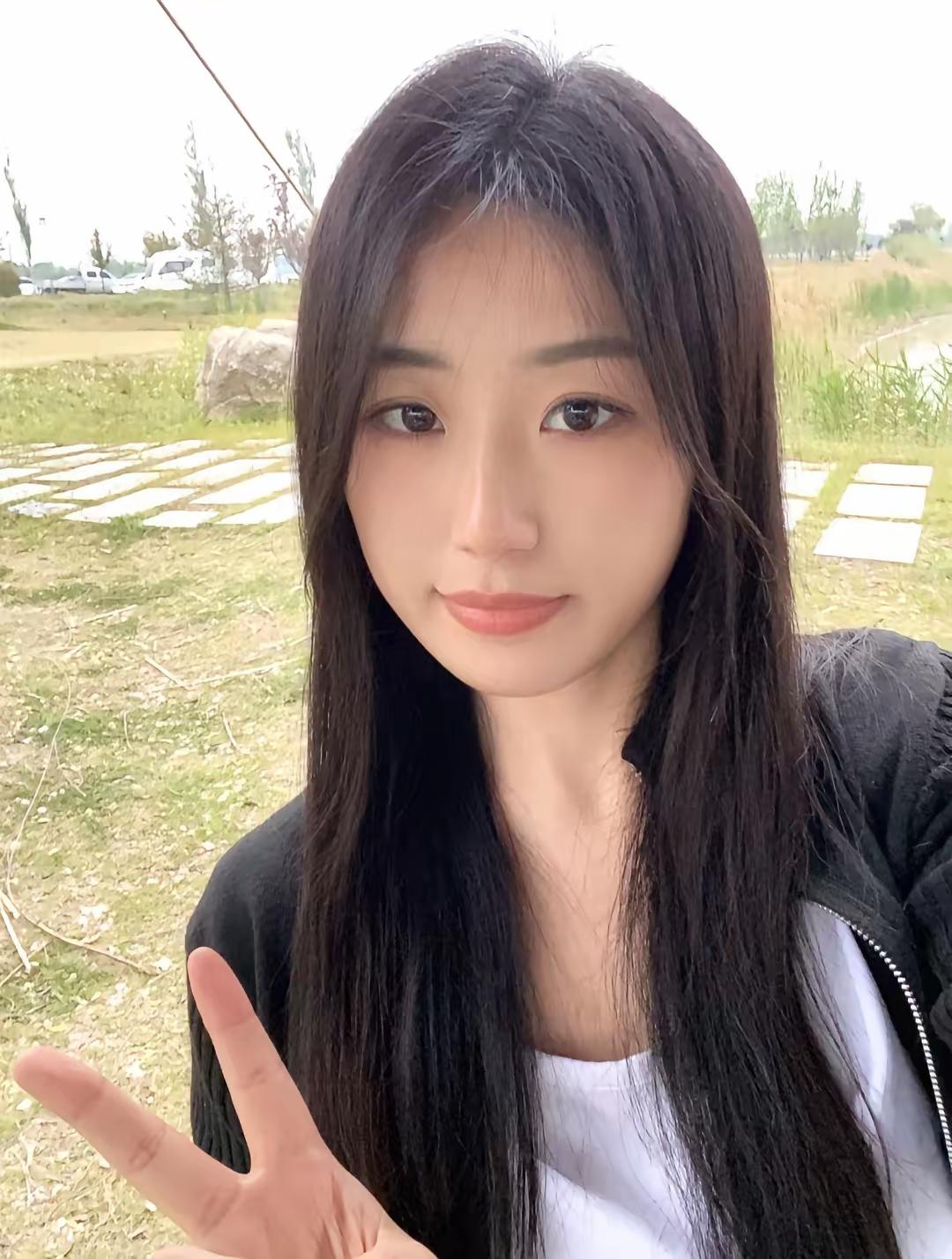 今天天气不错，来公园拍个照吧！ 公园自拍风景 短暂游玩的照 公园活力照 春日拍照