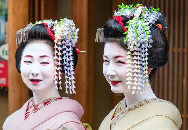 很多人误会了日本艺伎，她们不是“花瓶”，真实生活比电视剧辛苦得多
提起日本艺伎，