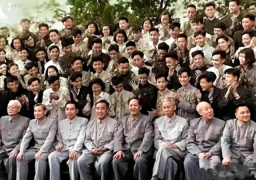 一张非常罕见的第一届伟人们的合照第一届全国人民 1949建国 新中国历史瞬间