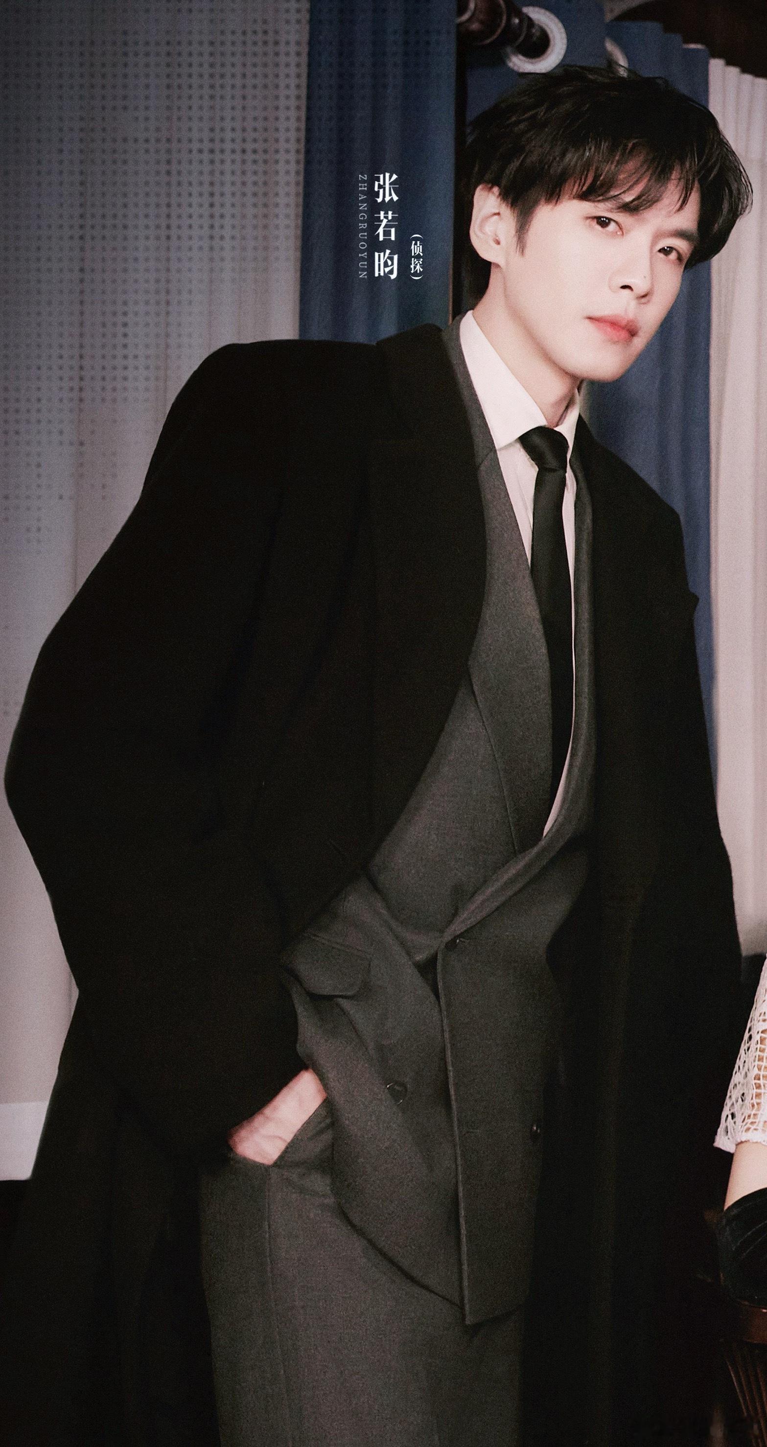 春晚的机器人节目给五竹看哭了机器人舞剑，网友秒变“五竹粉”！这角度太清奇，范闲带