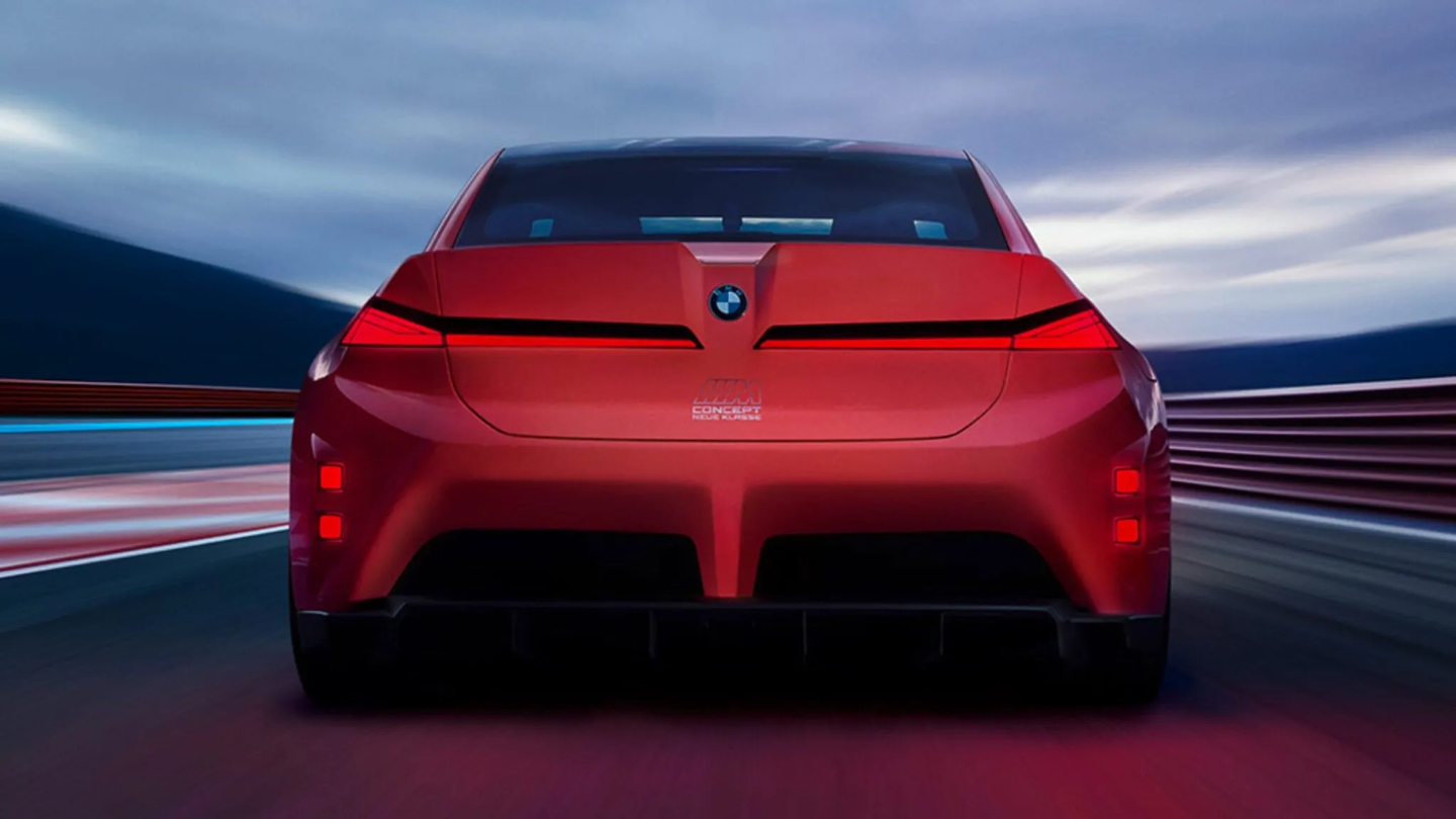 【宝马首款纯电 M3 瞄准 2027 年推出：4 电机、800V 与超 100k
