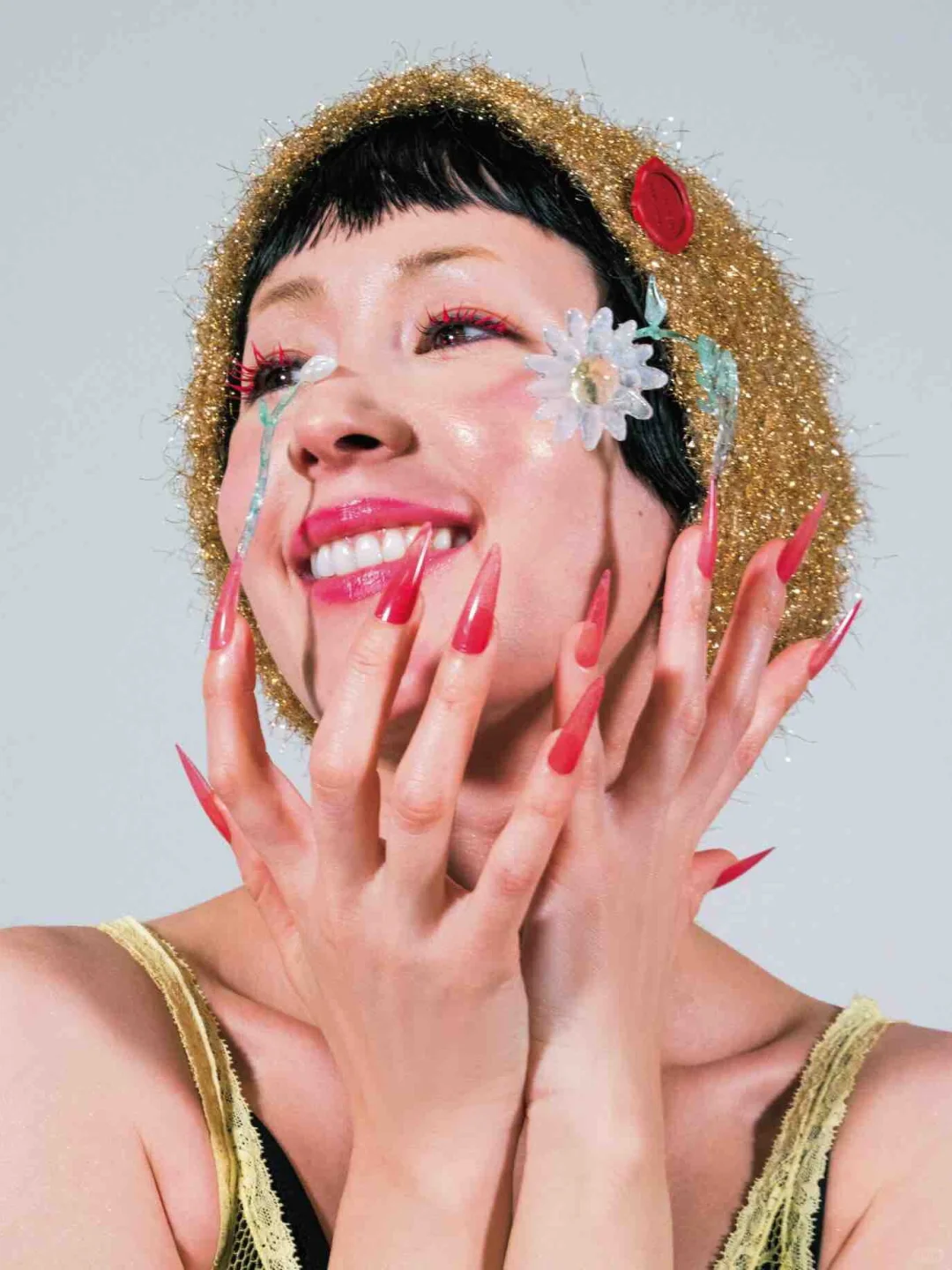 NYLON20周年时尚大片，Y2K艺术创意妆造