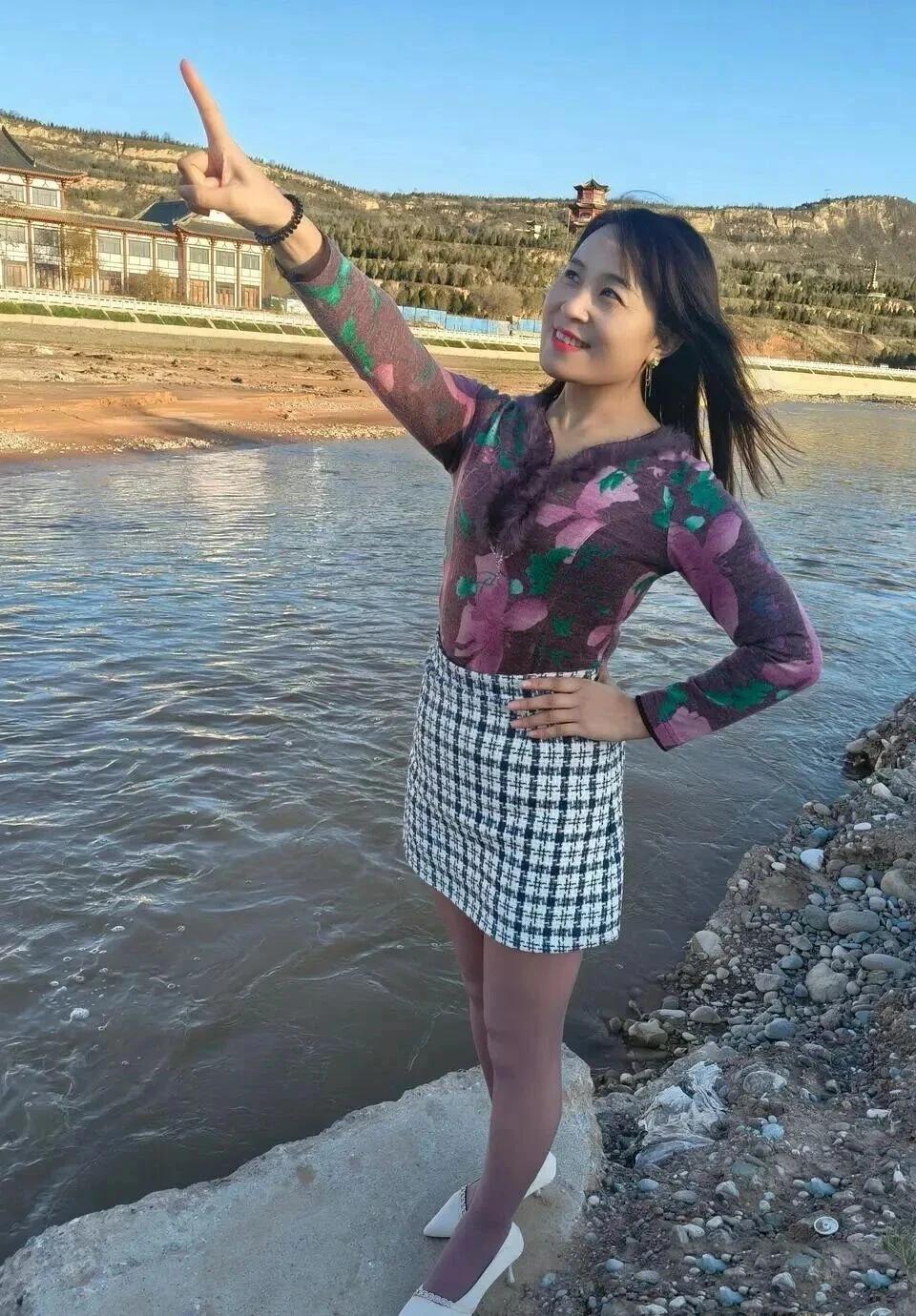 年少不知阿姨好