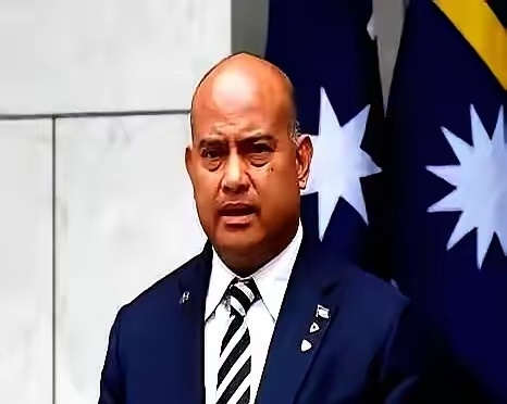 大千世界，无奇不有！一个国家的总统，带着老婆孩子飞了几千公里到广州，不去谈什么国