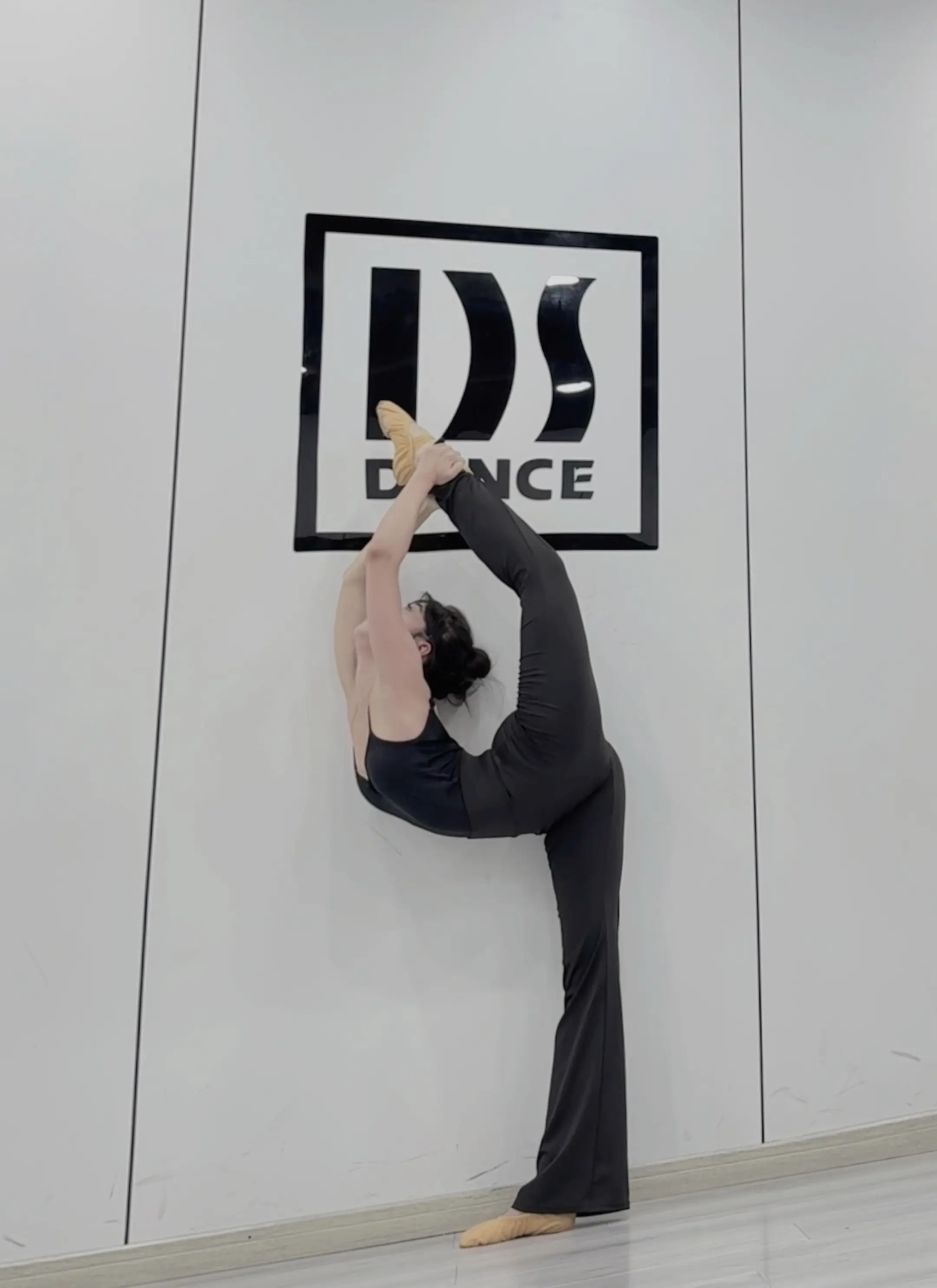 练的是技巧，修的是心性， 中国舞让每个平凡时刻都闪着光