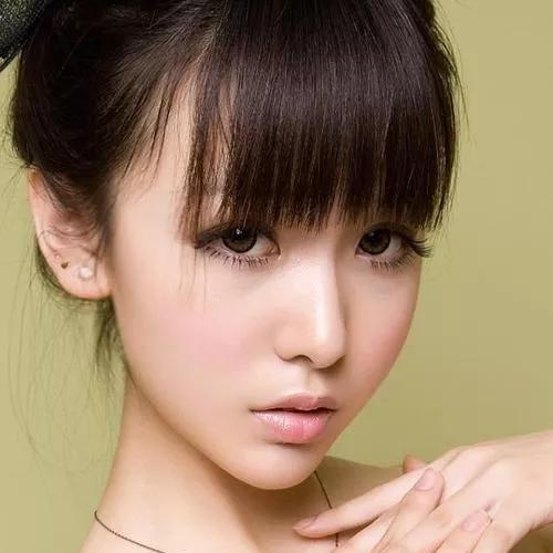 沉静如水的气质，如画般的美人