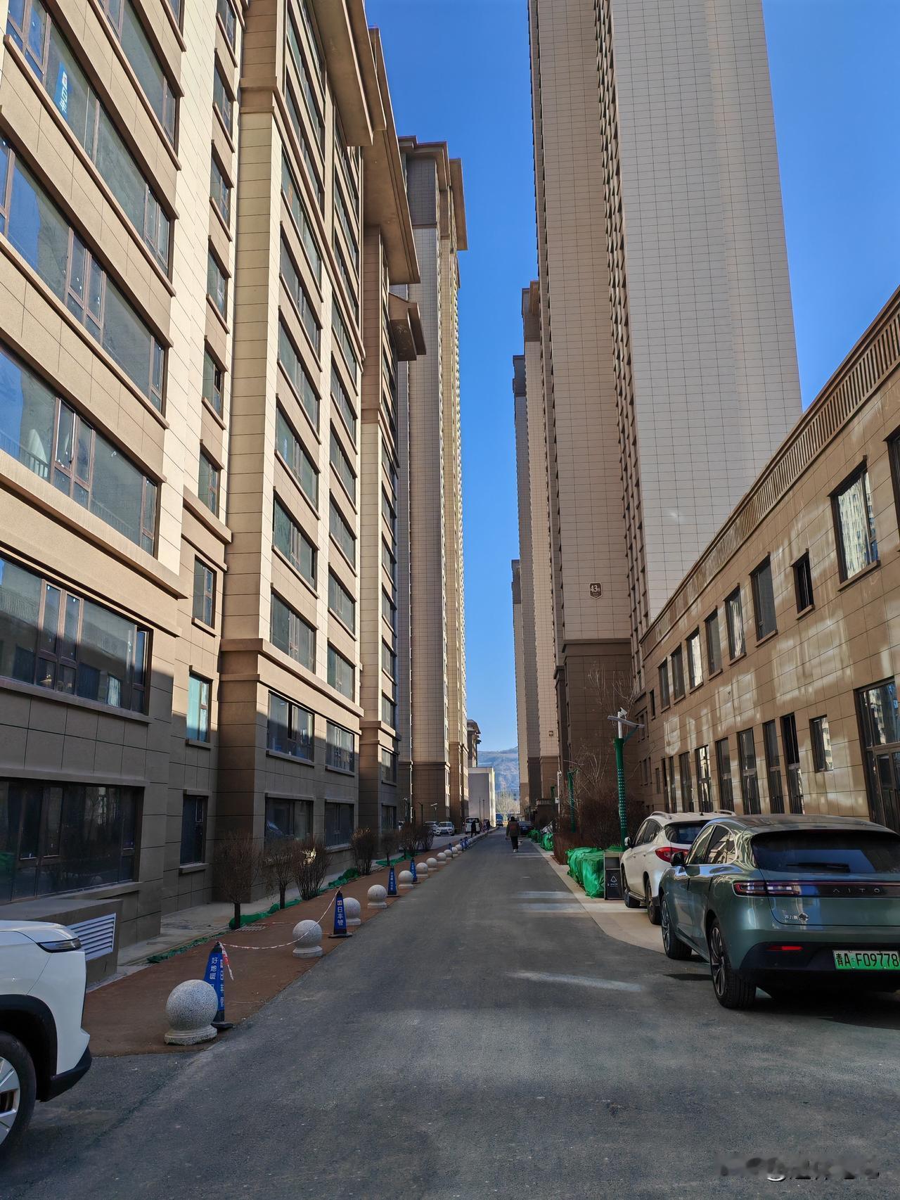 买农村社保的话相对来讲还是比较划算的，如果说你中产参加农村社保，将来是可以享受到