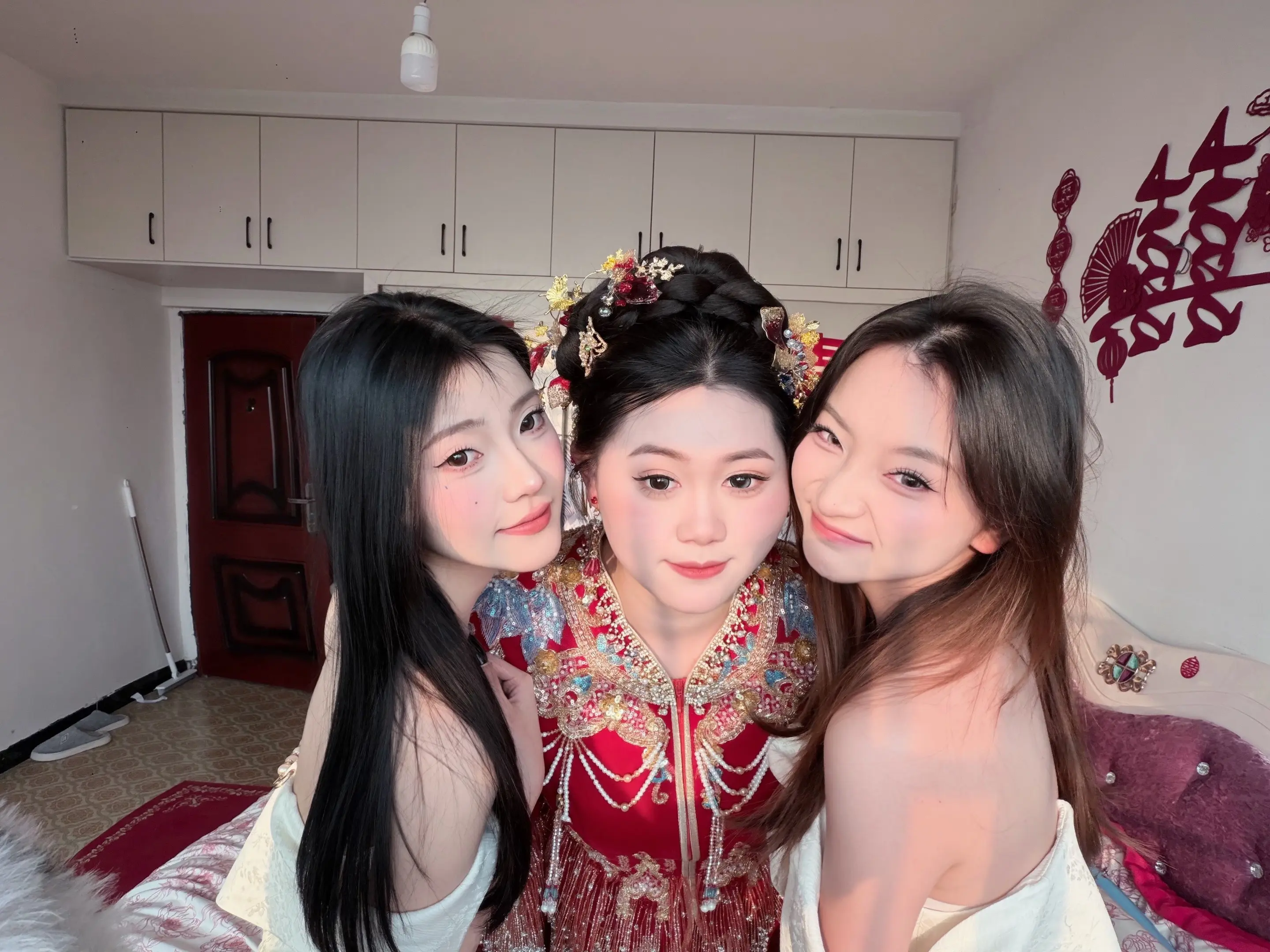 我亲爱的姐姐 重要的不是你是否结婚 而是你一定要幸福！