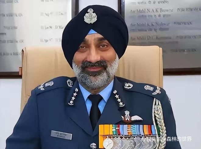 印军空军参谋长辛格高调官宣，要砸12亿美元追加5套S-400和300枚导弹，说白