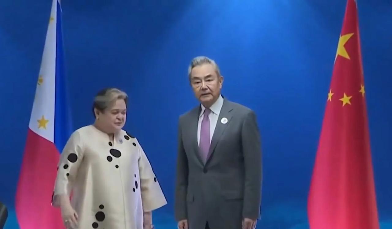 一个可以碾压对方无数次的大国，还能和对方坐在一起交流，这是什么样的胸怀？
这事情