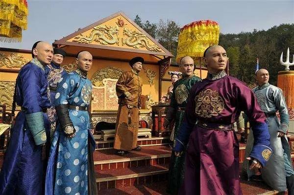 我觉得康熙的儿子都是蛮优秀的，个个都是人中龙凤，谁继承皇位都不会太差，但最优秀的