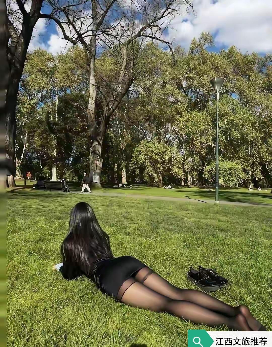 昨天去扫墓走累了，找到一块休息的好地方。