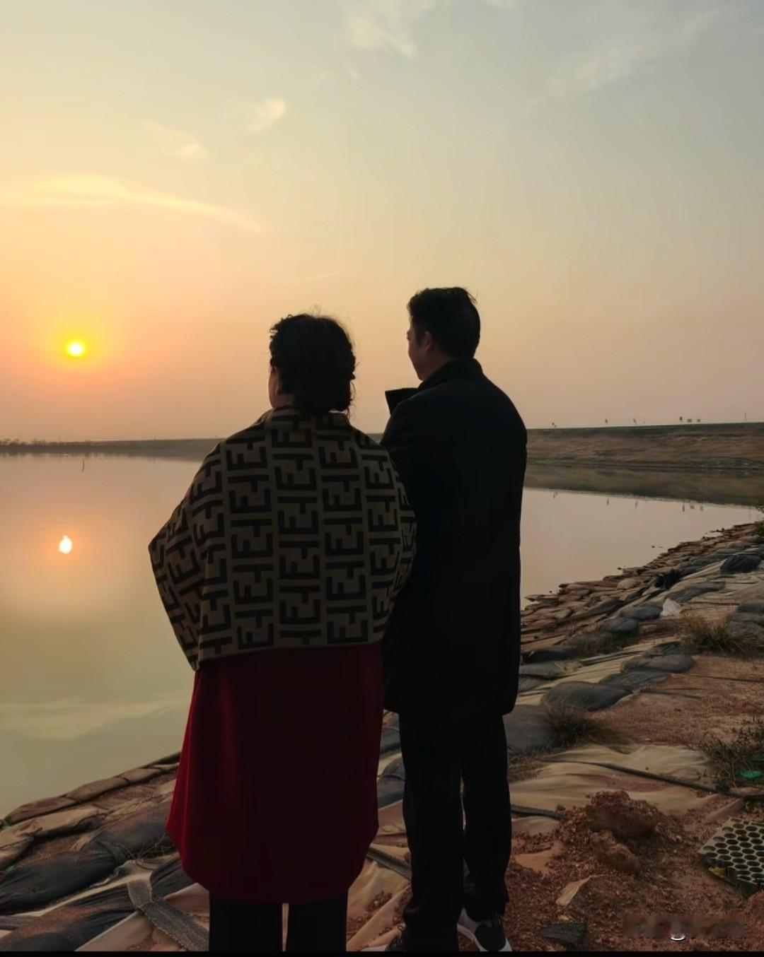 其实许妈的想法就是想知道当年发生了什么，儿子怎么可能跑河南去了，也不是为了多少的